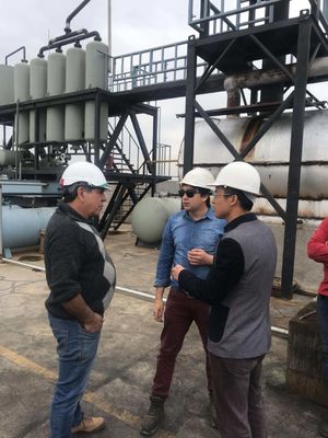 10-15 toneladas de capacidade Linha de produção de reciclagem de óleo Converter óleo negro em diesel